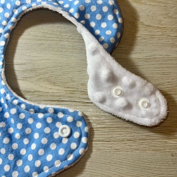 NEW Baby Blue Polka Dots Bib & Burp Cloth - Handmade Baby Gift Set UNC Tar Heels - Picture 5 of 6
